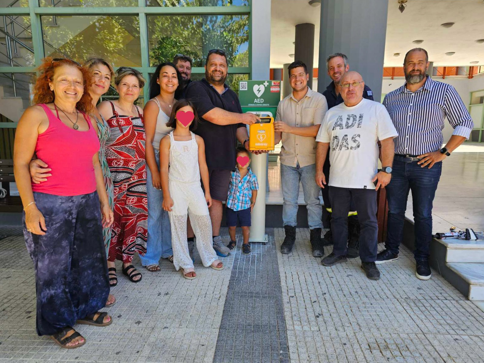 Σήμερα προστέθηκε άλλος ένας #Δημόσιος_Απινιδωτής, ενισχύοντας έτσι περισσότερο το #Δίκτυο_Απινιδωτών στον Σαρωνικό!